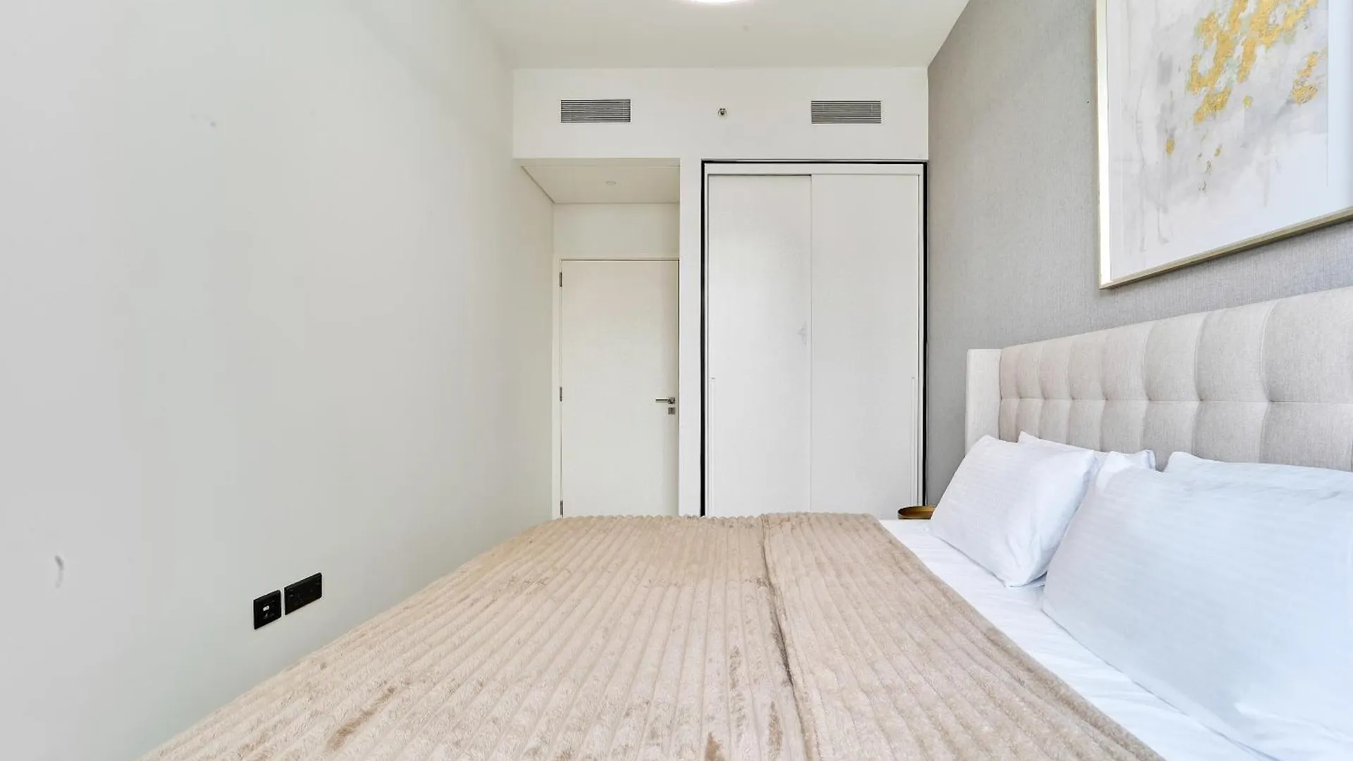 Elegant 2Br Living Steps From Dubai Hills Park 아파트